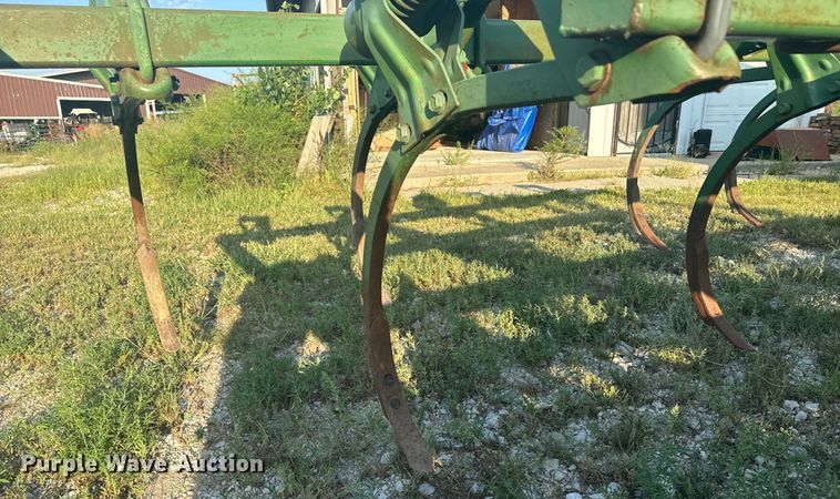 image for item EE7537 John Deere 712 disk ripper