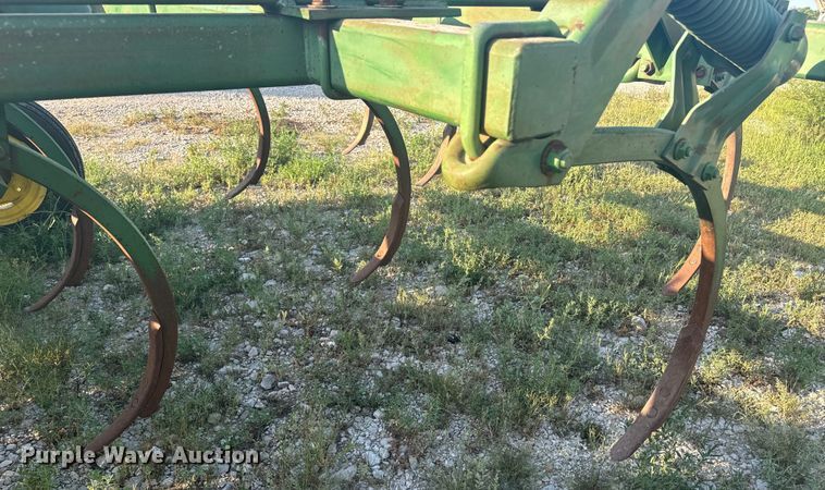 image for item EE7537 John Deere 712 disk ripper