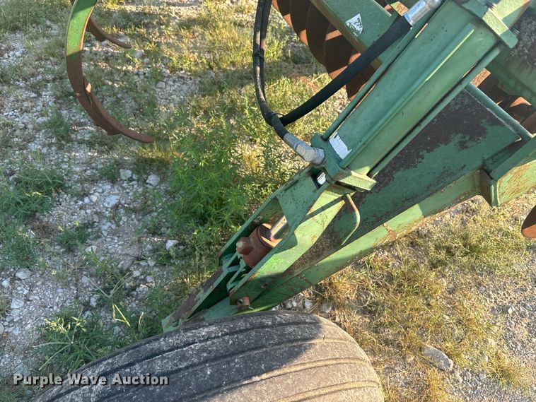 image for item EE7537 John Deere 712 disk ripper