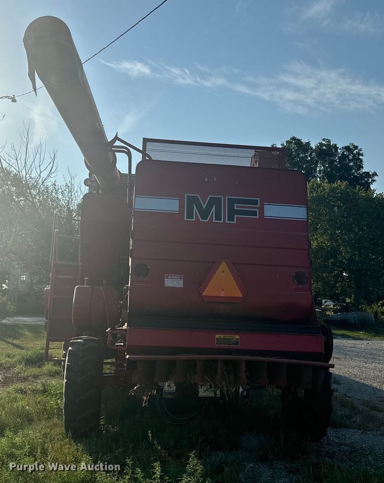 image for item EE7539 Massey Ferguson 850 combine