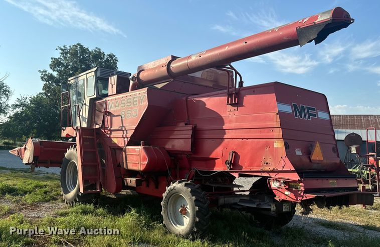 image for item EE7539 Massey Ferguson 850 combine