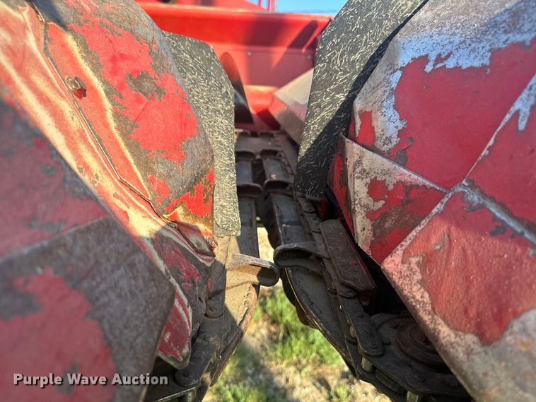 image for item EE7539 Massey Ferguson 850 combine