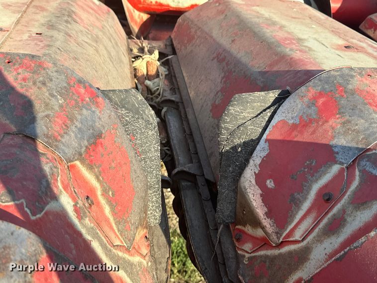 image for item EE7539 Massey Ferguson 850 combine