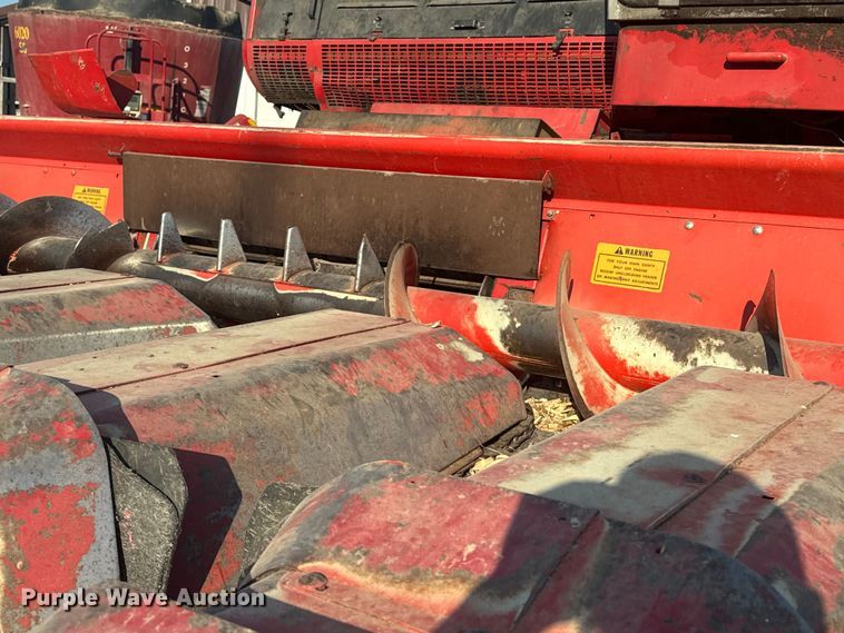 image for item EE7539 Massey Ferguson 850 combine