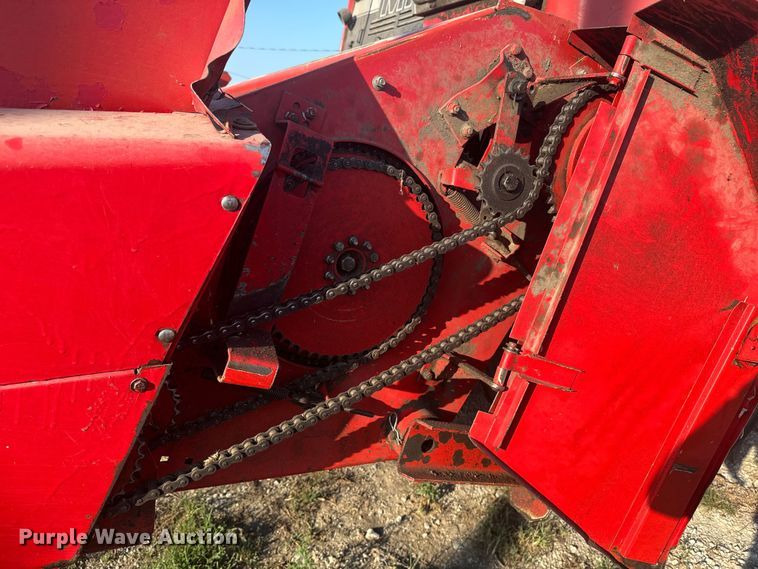 image for item EE7539 Massey Ferguson 850 combine