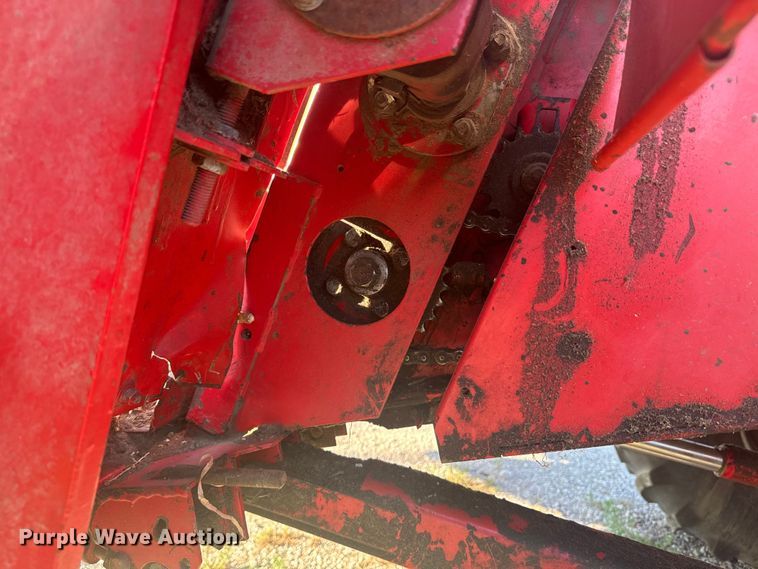 image for item EE7539 Massey Ferguson 850 combine