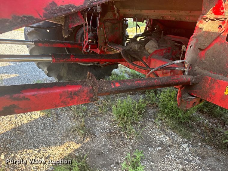 image for item EE7539 Massey Ferguson 850 combine