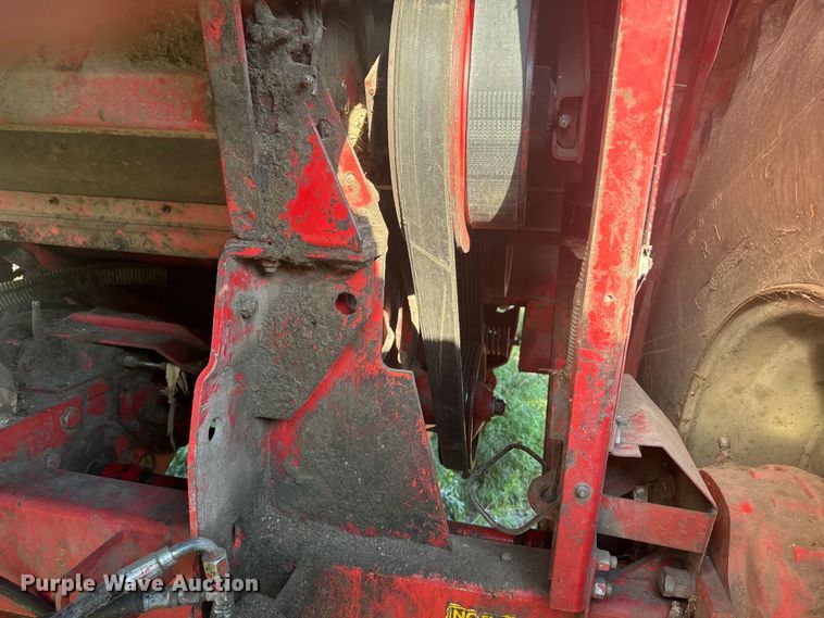 image for item EE7539 Massey Ferguson 850 combine