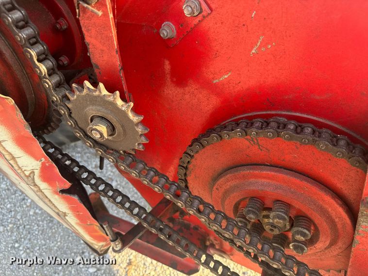 image for item EE7539 Massey Ferguson 850 combine