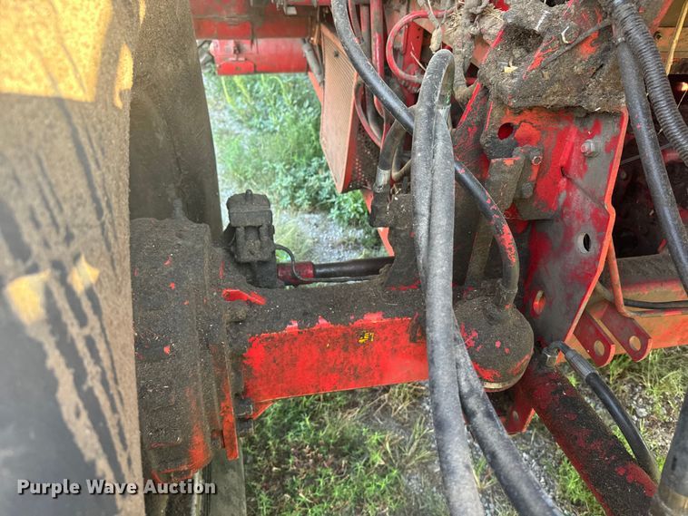 image for item EE7539 Massey Ferguson 850 combine