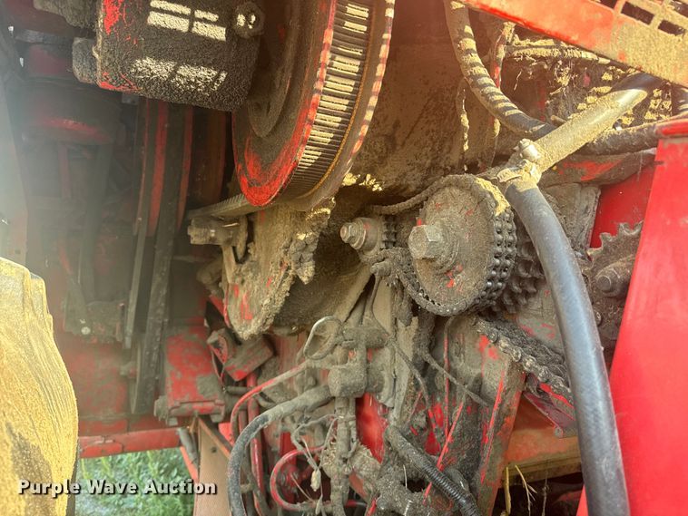 image for item EE7539 Massey Ferguson 850 combine