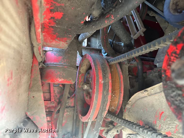 image for item EE7539 Massey Ferguson 850 combine