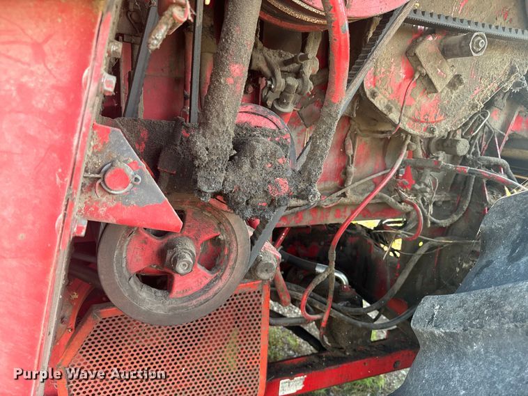 image for item EE7539 Massey Ferguson 850 combine