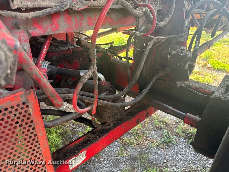 image for item EE7539 Massey Ferguson 850 combine