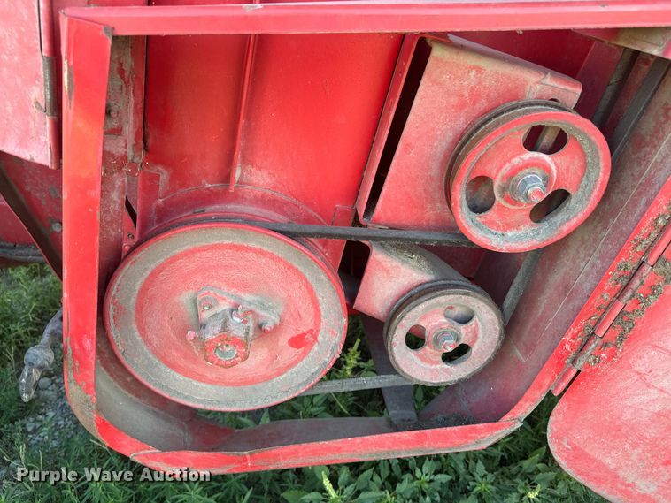 image for item EE7539 Massey Ferguson 850 combine