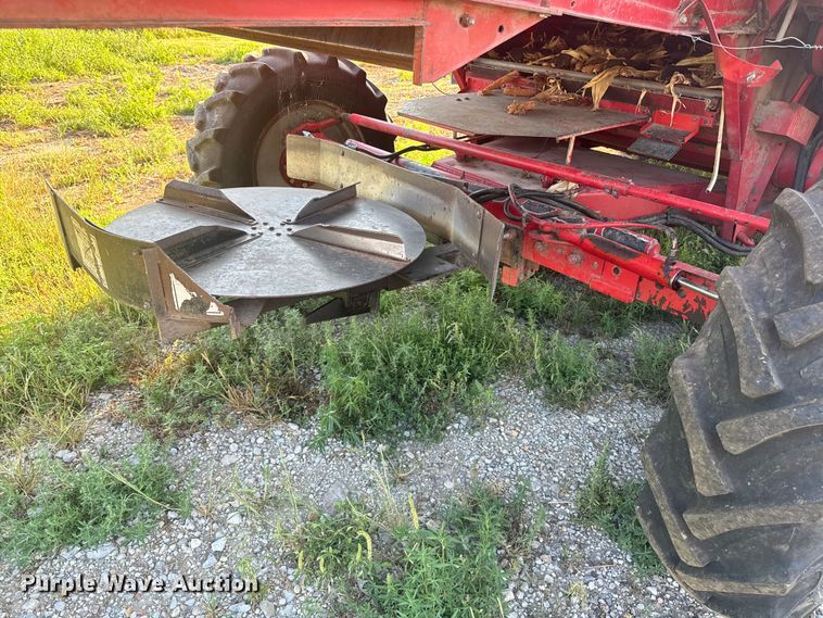 image for item EE7539 Massey Ferguson 850 combine