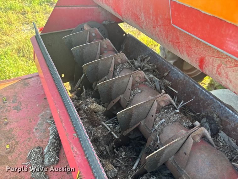 image for item EE7539 Massey Ferguson 850 combine