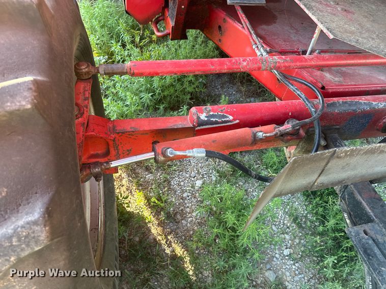 image for item EE7539 Massey Ferguson 850 combine