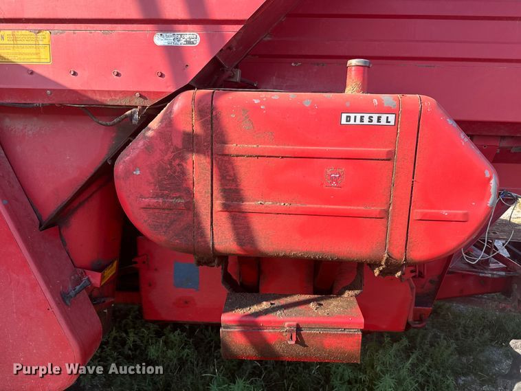 image for item EE7539 Massey Ferguson 850 combine