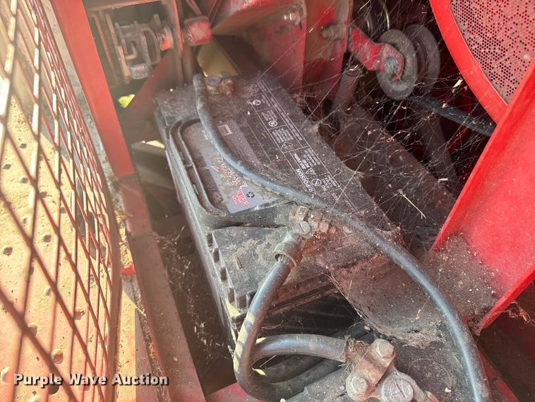 image for item EE7539 Massey Ferguson 850 combine