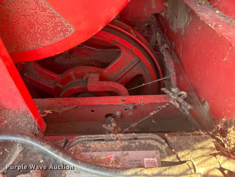 image for item EE7539 Massey Ferguson 850 combine