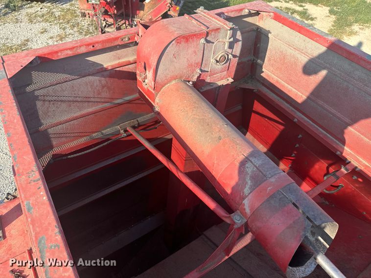 image for item EE7539 Massey Ferguson 850 combine