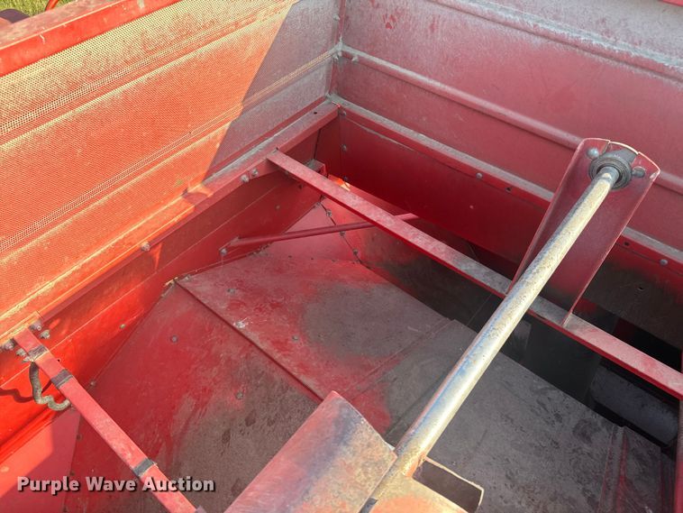 image for item EE7539 Massey Ferguson 850 combine