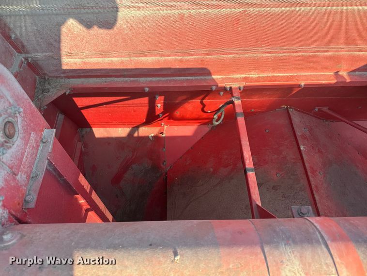 image for item EE7539 Massey Ferguson 850 combine