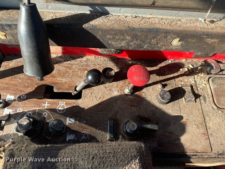 image for item EE7539 Massey Ferguson 850 combine