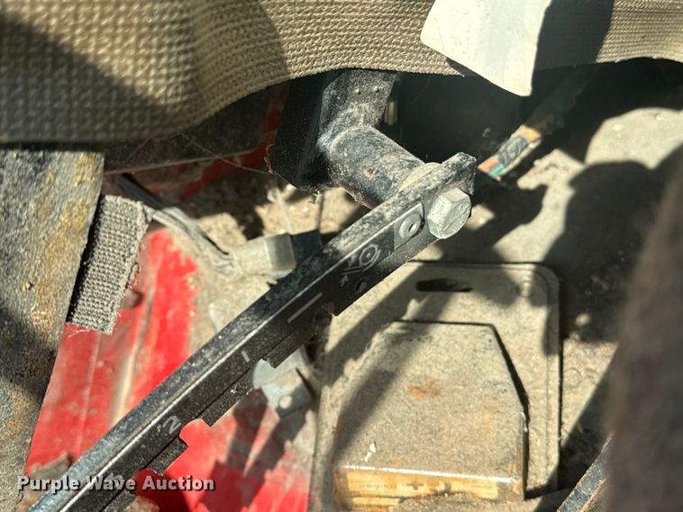 image for item EE7539 Massey Ferguson 850 combine