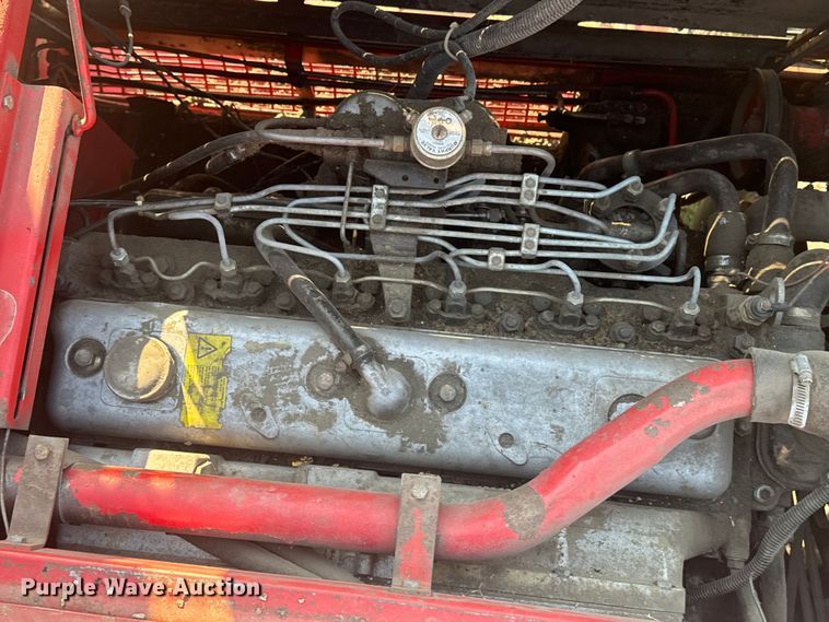 image for item EE7539 Massey Ferguson 850 combine