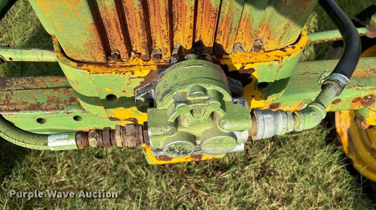 image for item EE7548 1962 John Deere 1010 tractor