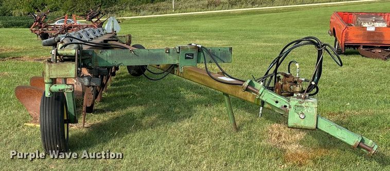 image for item EE7549 John Dree A2700 six bottom plow