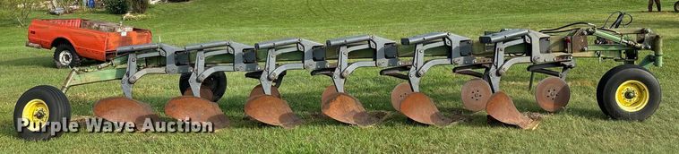 image for item EE7549 John Dree A2700 six bottom plow