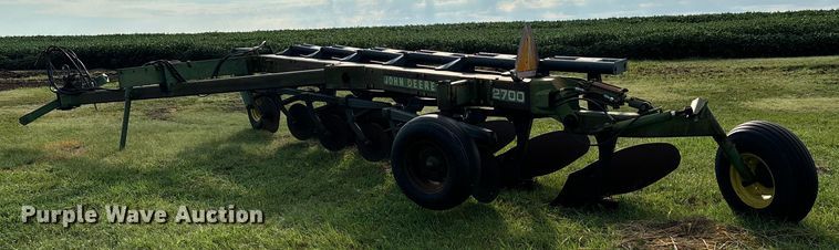 image for item EE7549 John Dree A2700 six bottom plow
