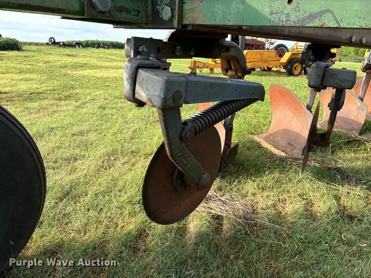 image for item EE7549 John Dree A2700 six bottom plow