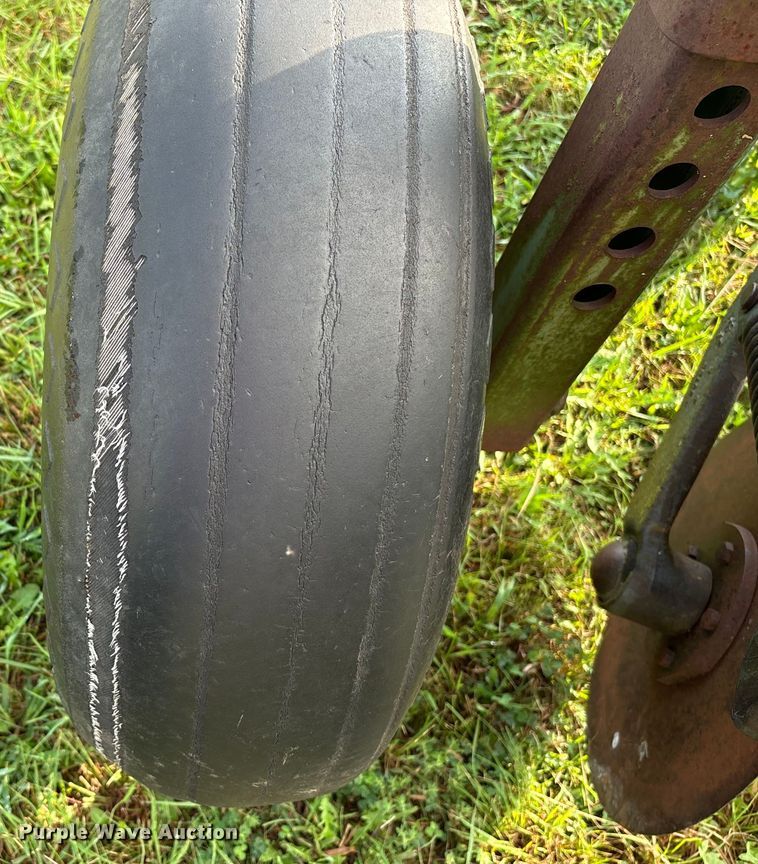 image for item EE7549 John Dree A2700 six bottom plow