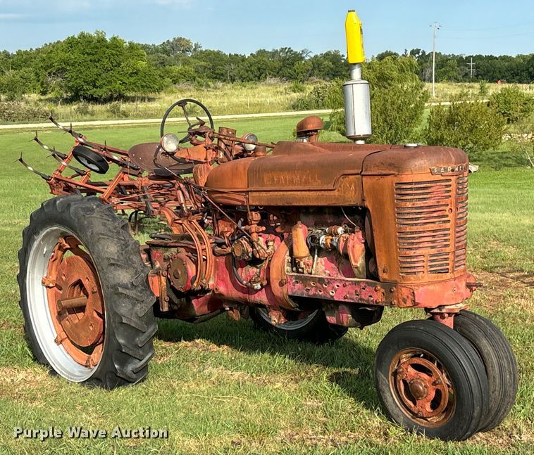 image for item EE7550 1952 International Harvester Farmall M tractor