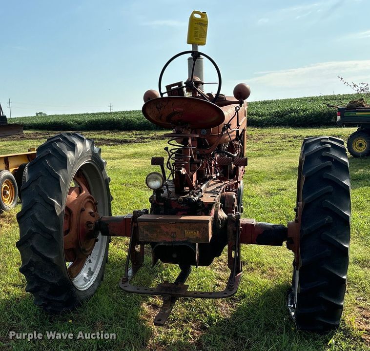 image for item EE7550 1952 International Harvester Farmall M tractor