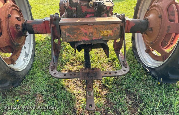 image for item EE7550 1952 International Harvester Farmall M tractor