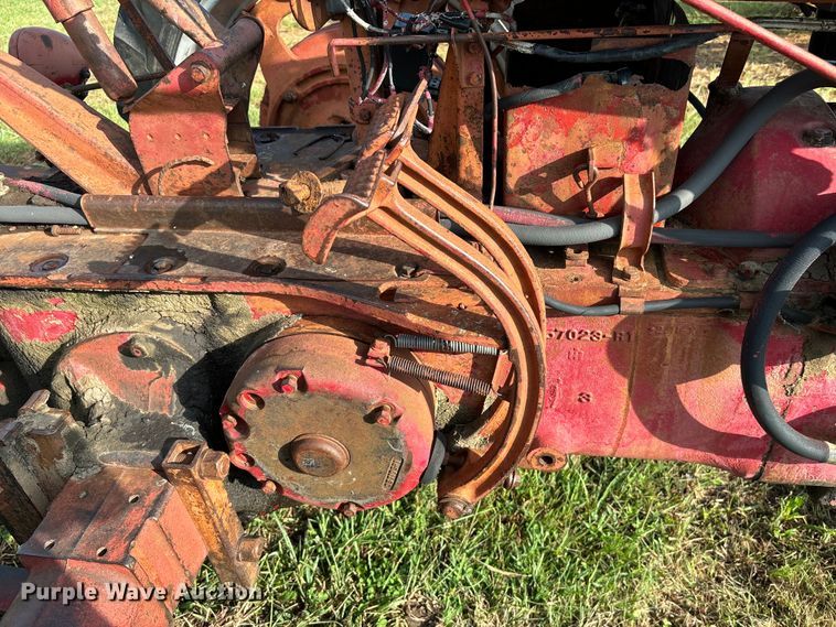 image for item EE7550 1952 International Harvester Farmall M tractor