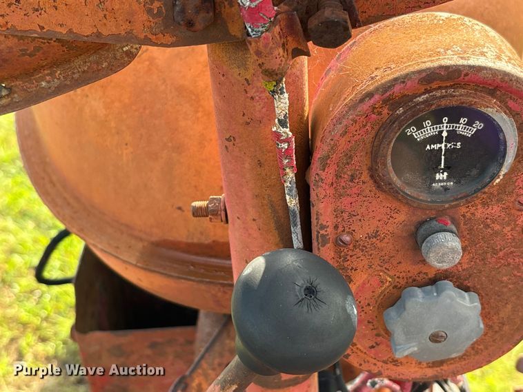 image for item EE7550 1952 International Harvester Farmall M tractor