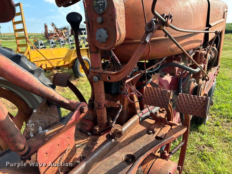 image for item EE7550 1952 International Harvester Farmall M tractor