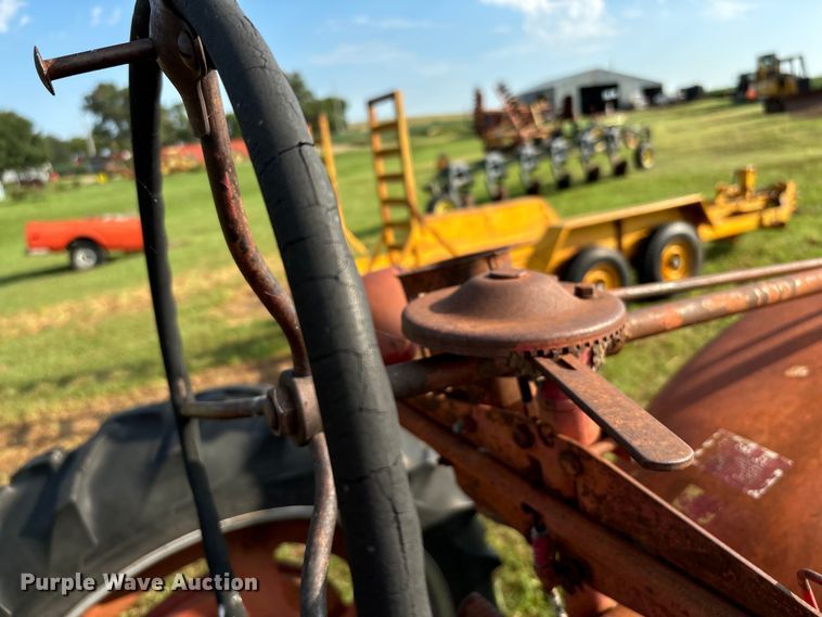 image for item EE7550 1952 International Harvester Farmall M tractor