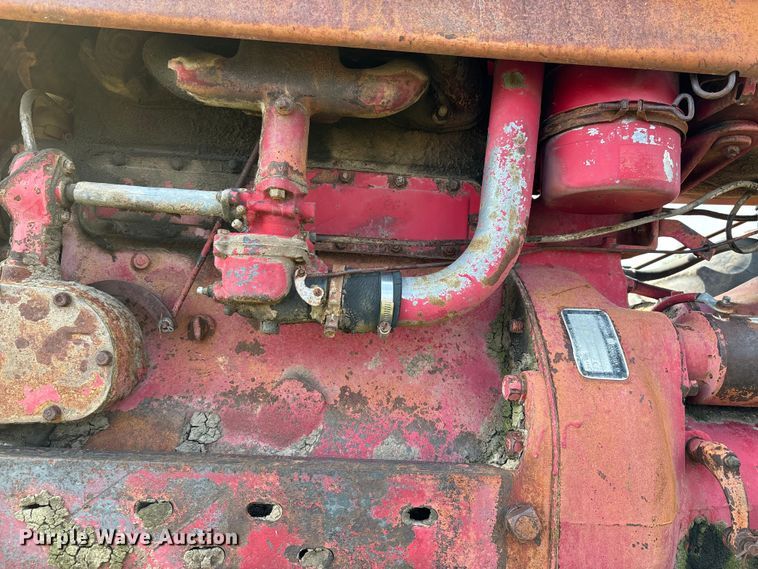 image for item EE7550 1952 International Harvester Farmall M tractor