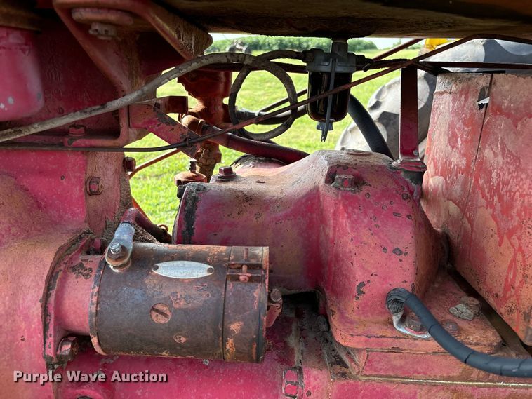 image for item EE7550 1952 International Harvester Farmall M tractor