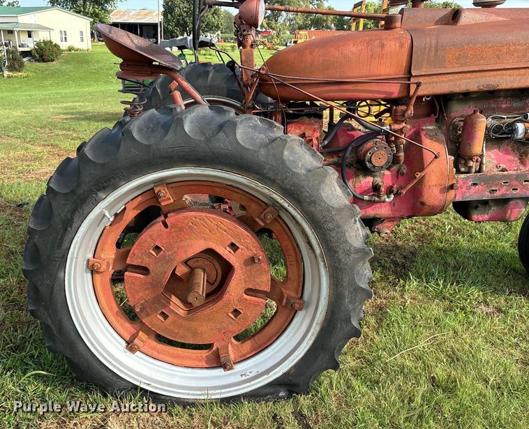 image for item EE7550 1952 International Harvester Farmall M tractor