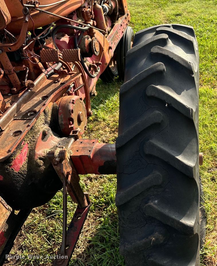 image for item EE7550 1952 International Harvester Farmall M tractor