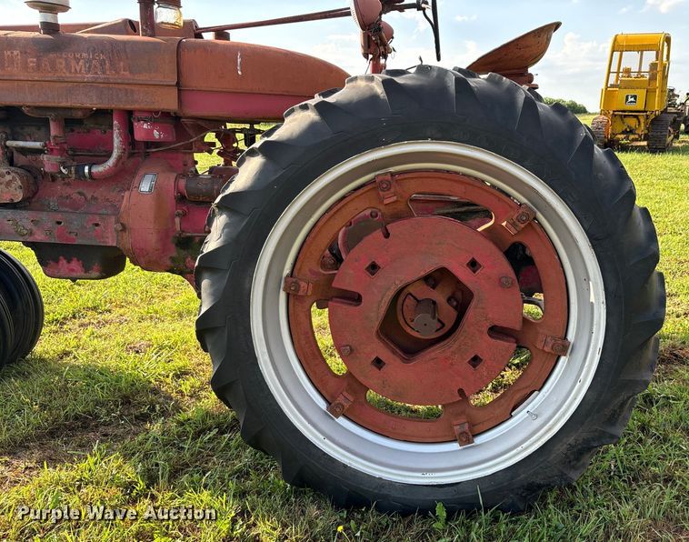 image for item EE7550 1952 International Harvester Farmall M tractor