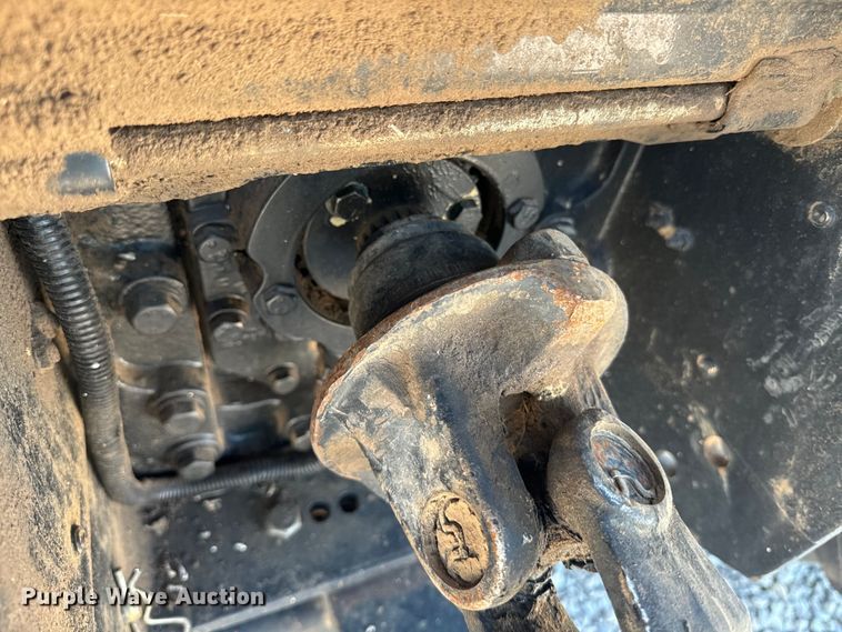 image for item EE7559 Kinze 640 grain cart